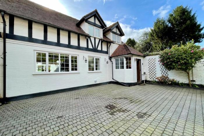 Photo 7 Photo 7